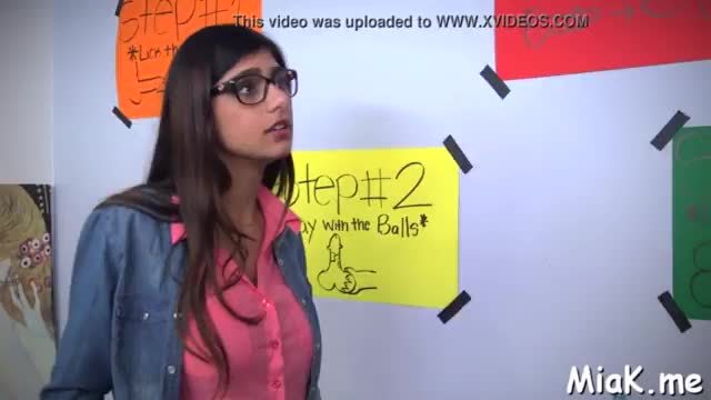 Arab sluts take turns to engulf one dong