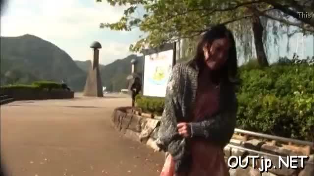 Slutty chick that's hungry for some one-eyed monster sucks and bonks